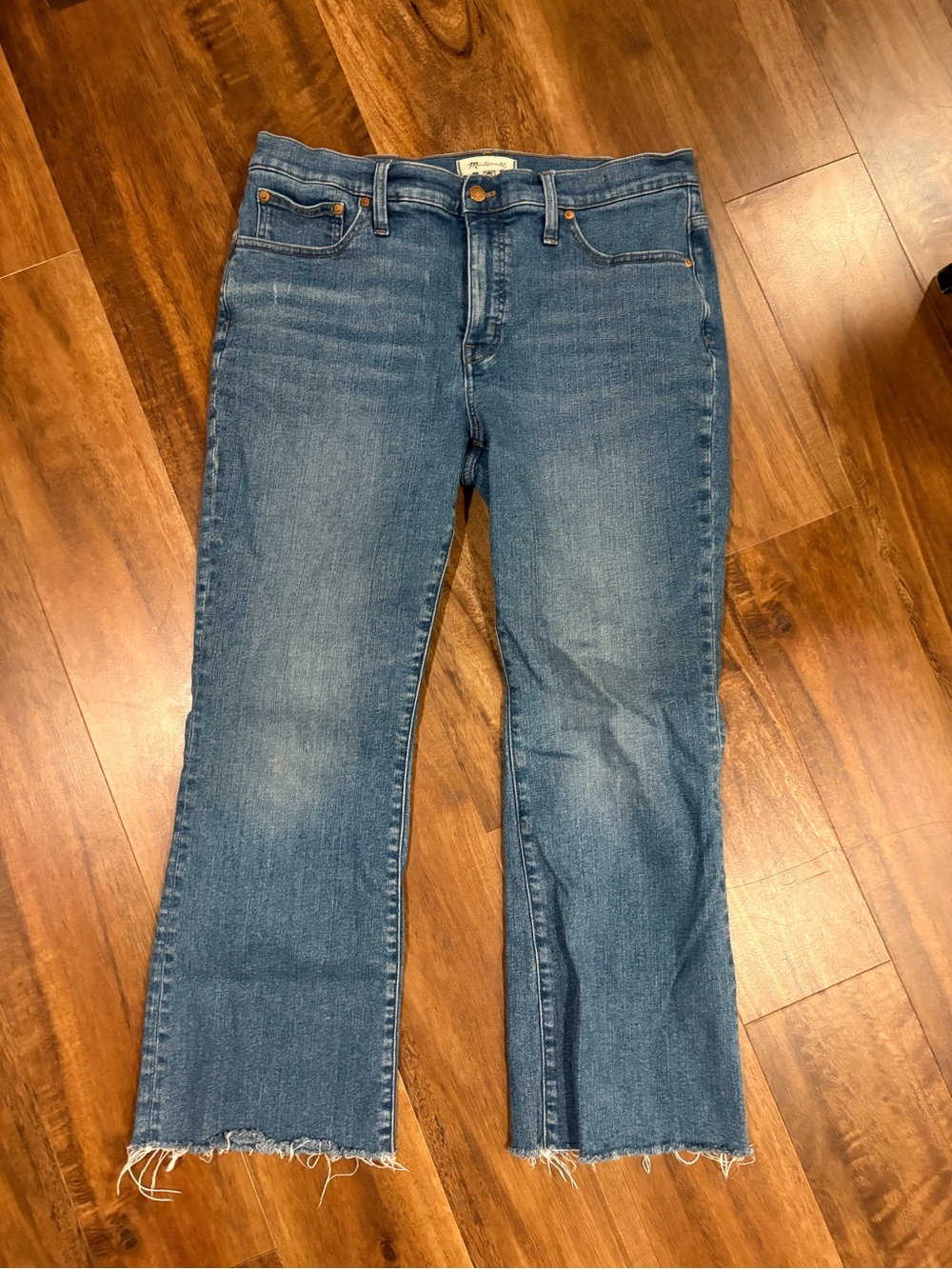 Madewell Kick Flare Jeans women’s size 31. Medium blue wash